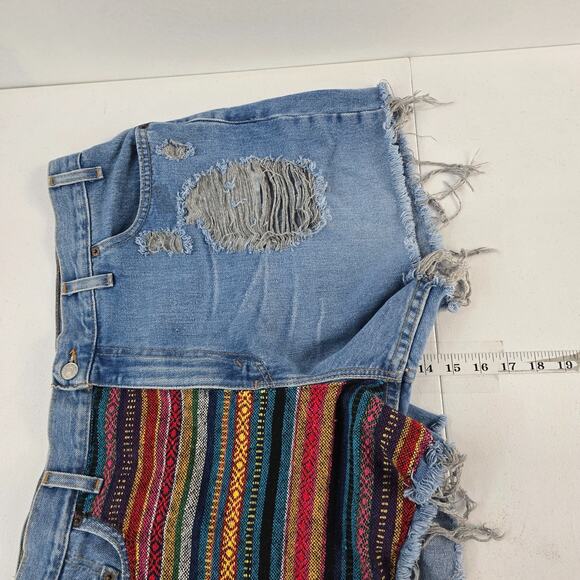 Levi’s 515 Women’s Distressed Denim Shorts 18M VTG Boot Cut Festival Woven Patch - Picture 8 of 12